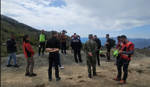 Pezullohet përkohësisht operacioni për të riun që e zuri dheu në Shqipëri