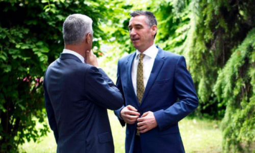 Deputeti i PDK-së uron Veselin për ditëlindje, publikon një foto të tij me Thaçin