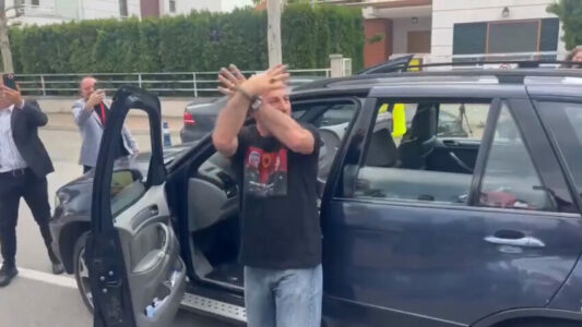 Veteranët e UÇK-së festojnë pasi Trendafilova anuloi konferencën në Prishtinë