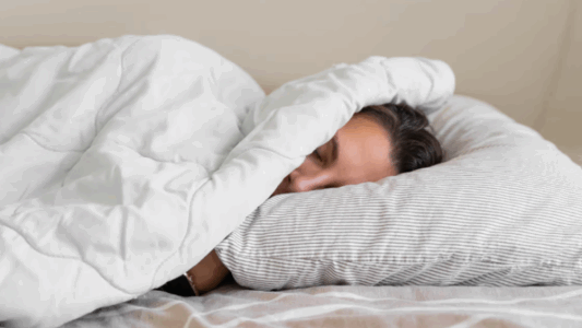 Pse ndihemi të lodhur gjatë verës?