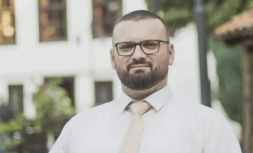 Djalit të dëshmorit i refuzohet punësimi në “Hidroregjionin jugor”: Më thanë se s’ke diplomë të shkollës së mesme, unë e çova të fakultetit