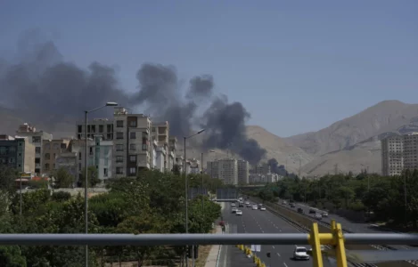 Luftimet Izrael-Iran: Lëshohen sirenat, dëgjohen shumë eksplodime