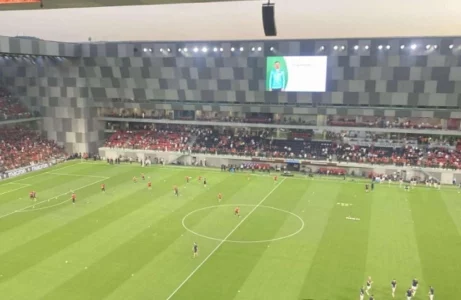 Lojtarët e Serbisë priten në fushën e blertë me “Mora fjalë” e UÇK-së