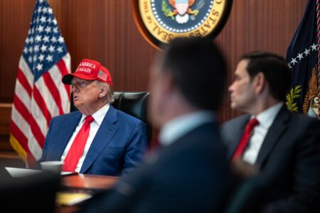 Demokratët kritikojnë ndërhyrjen e kryer nga Trumpi pa autorizimin e Kongresit