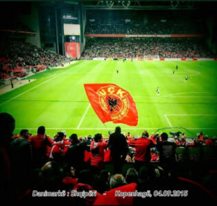 ​“Miqësinë me armikun nuk e pranojmë!”, tifozat Kuq e Zi reagojnë për ndalimin e flamurit të UÇK-së