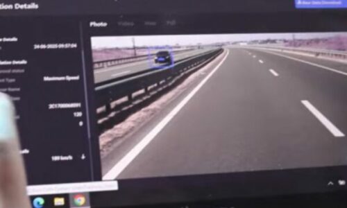 Policia me dron e me vetura inteligjente gjobit qytetarët, ua dërgon dënimet me postë