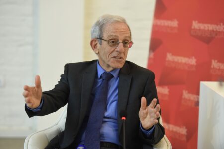 Serwer: Shkëmbimi i territoreve rrezik për Kosovën – BE t’i heq masat sa më shpejt