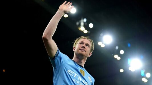 De Bruyne zhvilloi bisedime me rivalin e Man Cityt para se të transferohej në Napoli