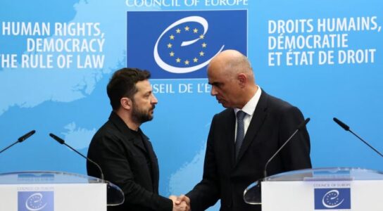 Zelensky nënshkruan marrëveshje me KiE-në për themelimin e një tribunali për krime lufte