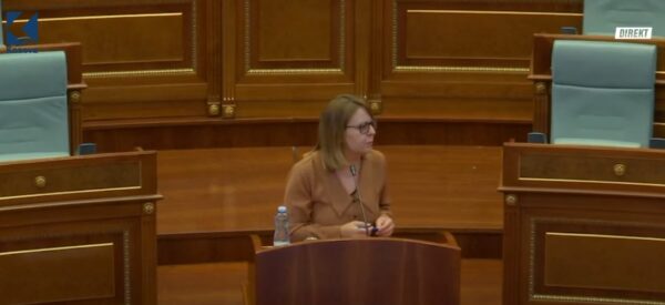 “Ktheju rendit të ditës”, Hykmete Bajramit i ndërpritet fjala nga Avni Dehari