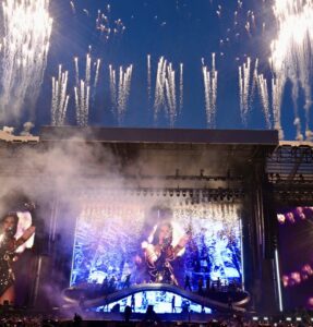 FC Liverpool falënderon Dua Lipën për koncertin në “Anfield”