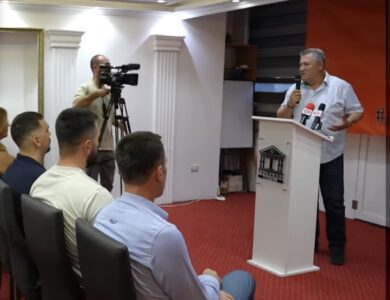 Zafir Berisha zyrtarizon iniciativën qytetare “Bashkimi Demokratik i Prizrenit”