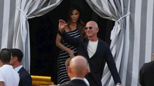 “Ju lutem pa dhurata”, kërkesa e Jeff Bezos dhe Lauren Sanchez për të ftuarit e tyre ‘dasmën e shekullit’