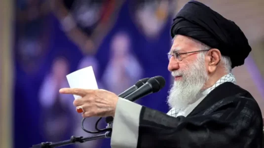 Udhëheqësi suprem i Iranit thotë se nuk do të pranojnë agresion nga askush