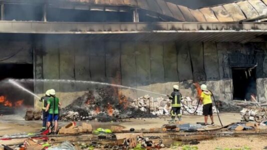 Arrestohet kosovari në Ulqin, dyshohet se shkaktoi zjarrin pasi hodhi cigaren në një ndërtesë