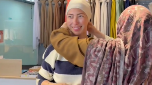 Influencerja e njohur viziton Kosovën, videoja tërheq vëmendjen e ndjekësve