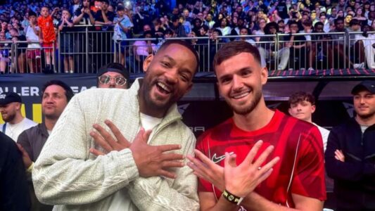 Will Smith bën shqiponjën dy krenare me futbollistin shqiptar – fotoja u bë virale në internet
