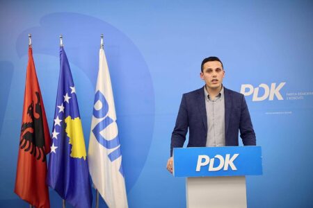 Gruda: Kushtetuesja ia ka hedhur fajin VV-së për bllokadën 4-mujore