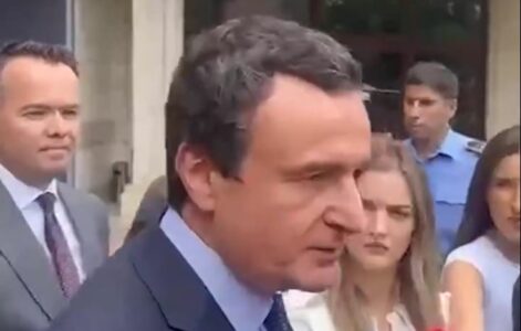 Kurti flet para takimit me liderët e partive: Të shohim kush po vjen