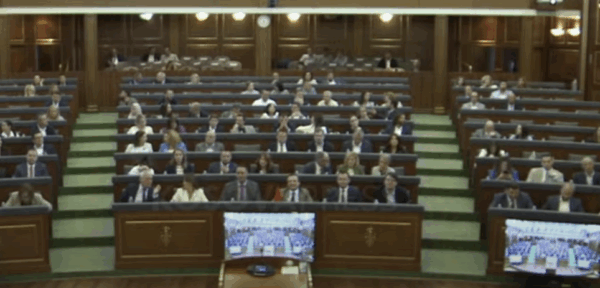 Moskonstituimi i Kuvendit: VV “pishmane”, Osmani i shkruan Kushtetueses