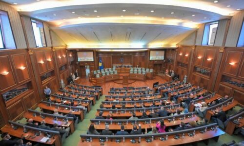 Ambasadat e SHBA-së dhe Italisë bëjnë thirrje për respektimin e vendimit të Gjykatës Kushtetuese