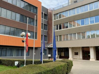 Viti 2025: Bllokadë, shkelje kushtetuese dhe krizë e pushtetit legjislativ dhe ekzekutiv