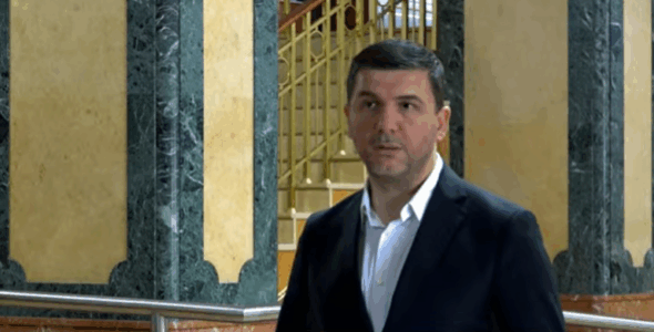 Krasniqi: Për Kurtin dhe VV-në, as Gjykata Kushtetuese, e as aktgjykimet e saj nuk kanë kurrfarë vlere