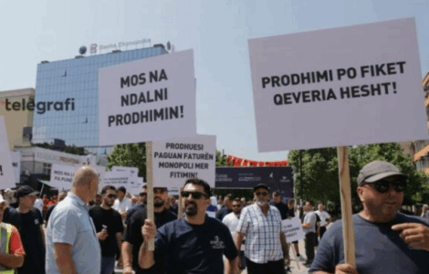 AKB ngre alarmin: 600 biznese nga Kosova u zhvendosën në Shqipëri vetëm gjatë vitit 2024