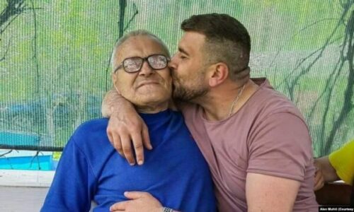 “Më thanë se isha një bastard çetnik” – historia e Allenit, një fëmije të lindur nga përdhunimi në luftë