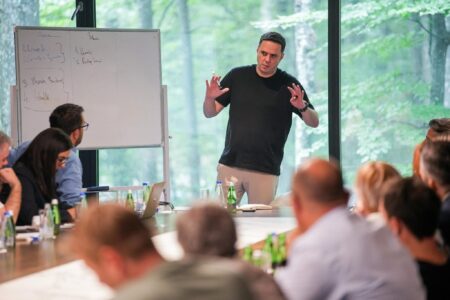 “Prishtina duhet me u dashtë, jo me u lakmu”- Abdixhiku thumbon Çekun e VV-në