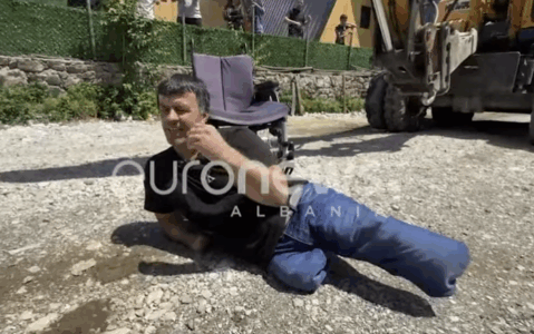 Banori në Thesh me aftësi të kufizuara hyn mes fadromës: Mos m’i prishni shtëpitë