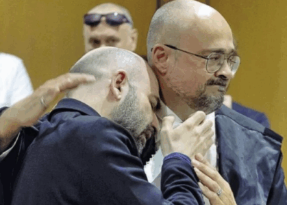 Gazetari italian shpërthen në lot teksa lexohej vendimi ku dënohej bosi i Camorrës: Me vodhën jetën