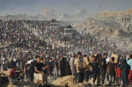 Të paktën 25 palestinezë vriten në sulmet e reja izraelite, teksa kriza e urisë po thellohet