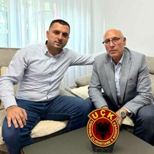 Fadil Fazliu, feston ditëlindjen e 65-të në Hagë, djali i tij: Na telefonoi nga burgu, e uruam me mall nga Kosova për të cilën dha gjithçka