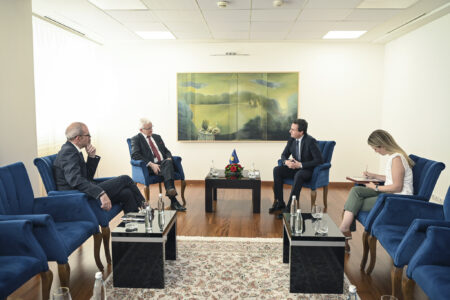 Anëtarësimi i shpejtë i Kosovës në NATO, çështje diskutimi mes Kurtit dhe deputetëve britanikë