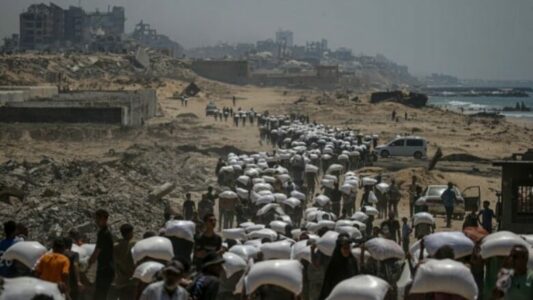 Vriten të paktën 30 palestinezë gjersa po prisnin të merrnin ndihma në Gaza