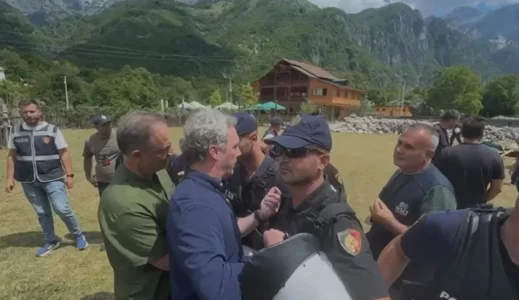 Eskalon situata në Theth, përfshihen edhe zyrtarët e PD-së