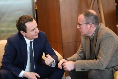 Sela jep detaje për takimin e fundit me Kurtin: Më tha, a ta bëjmë Arben Taravarin kandidat për president?