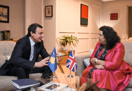 Pierce thërret Kurtin për takim në rezidencë