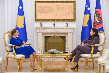 Presidentja Osmani pret Duda Baljen