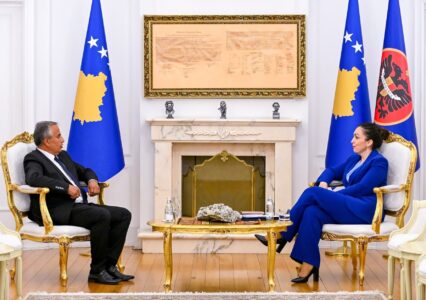 Presidentja Osmani takohet me Etem Arifin