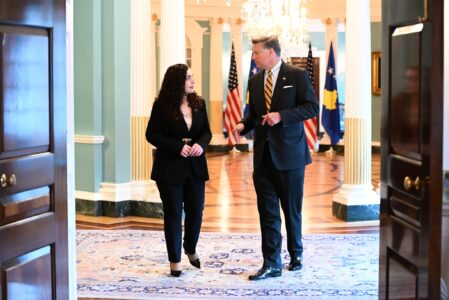 Osmani takon Landaun: Kosova qëndron krah SHBA-së, në përputhje me vizionin e Trumpit