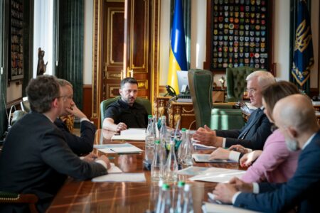 Zelensky: Putini ka frikë nga Amerika, sulmet e rënda u ndalën pasi Kellogg arriti në Ukrainë