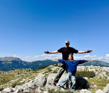 Abdixhiku me vajzë ngjiten në Bjeshkët e Lumbardhit