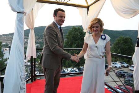 Kurti e lartëson “zemlaken” e Radojçiqit: Bashkëpunimi me Kusari-Lilën mund të futet në manualet e shkencave politike