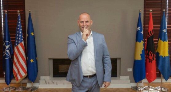 Reagon sërish Lladrovci: I munda, i mundi sërish, vazhdojmë +4