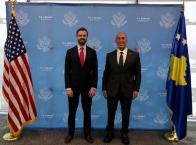 Haradinaj takohet me zyrtarin e lartë të DASh-it, diskutojnë mbi anëtarësimin e Kosovës në NATO