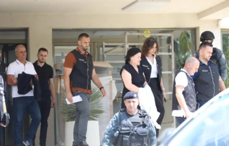 Katër të arrestuar pas bastisjeve në agjencitë Kadastrale dhe atë të Arkivave