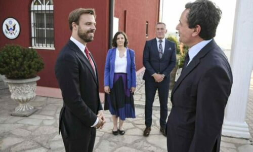 Kurti me Rashiqin e Rizvanollin në rezidencën e diplomates amerikane për takim me zyrtarin e DASH – çfarë u diskutua sipas tij?