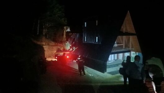 ‘Dorëzohen’ banorët, prishet ndërtesa e fundit e paligjshme në Theth